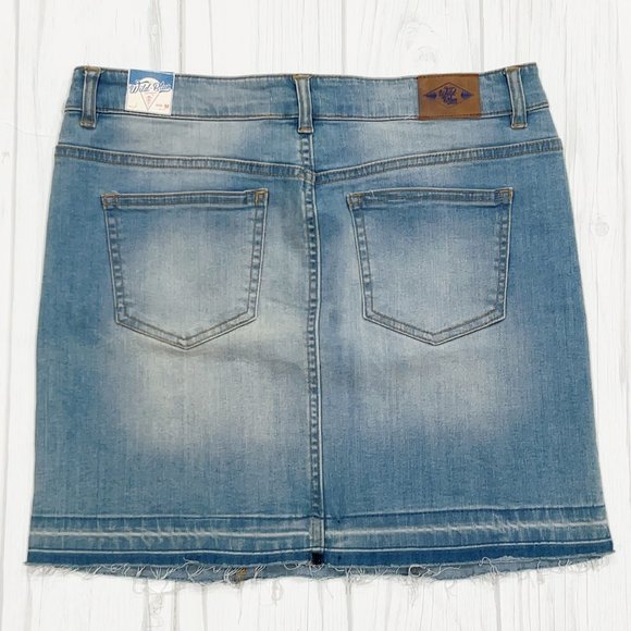 Wild Blue Sadie Robertson Women's Light Blue Denim Stretch Jean Skirt Size M - Picture 3 of 6
